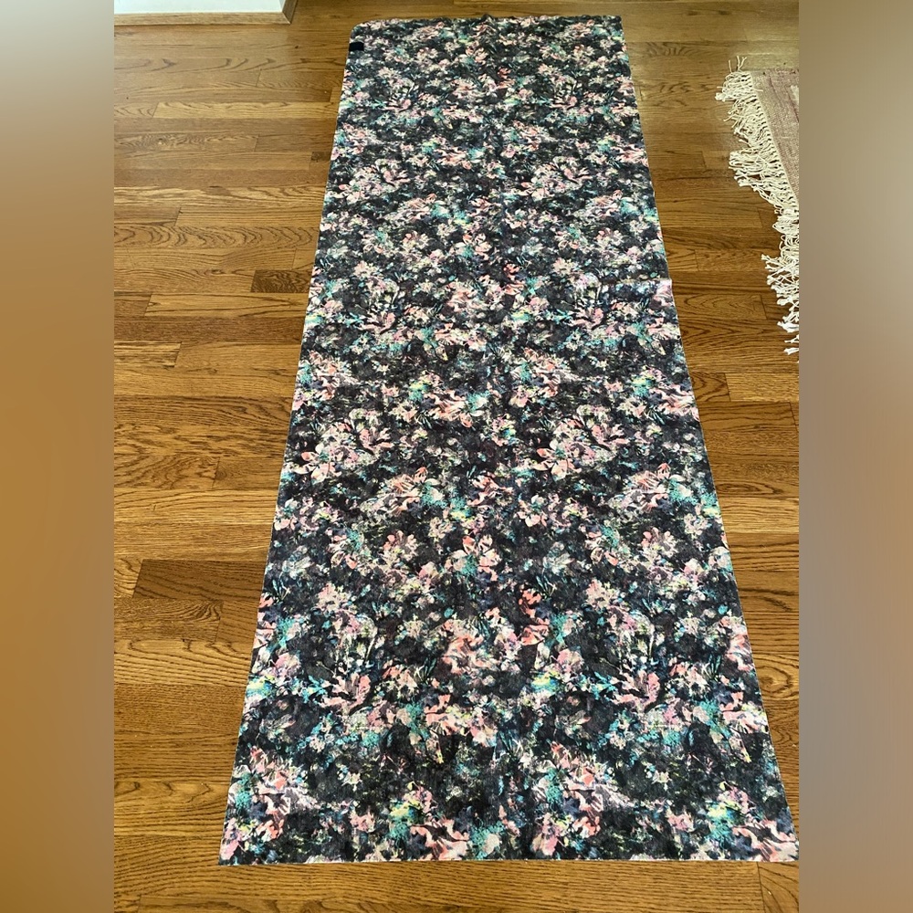 Lululemon yoga towel